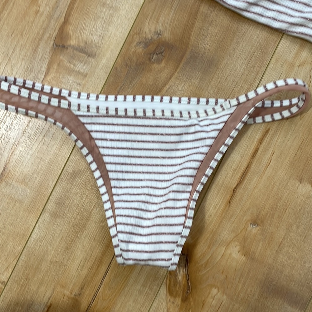 Two piece bikini - Picture 3 of 6